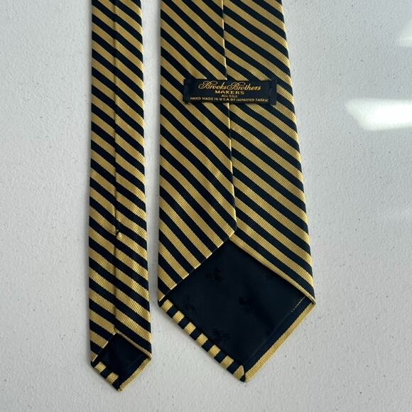 Brooks Brothers Makers Men's Neck Tie All Silk Striped Yellow & Navy Blue - Picture 3 of 8